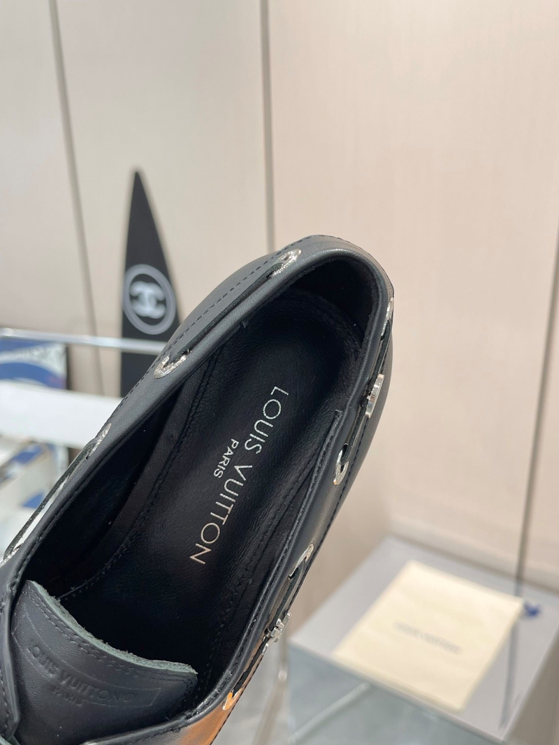 l0vis Vvtt0n loafers